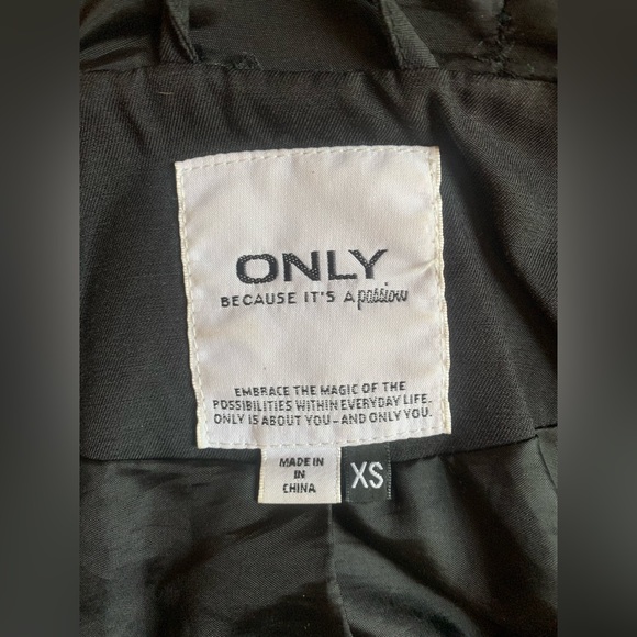 Only XS Spring Jacket - Picture 5 of 6